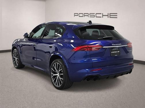 Blu 2023 Maserati Grecale Modena