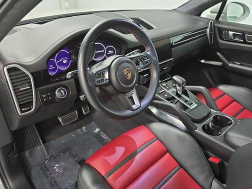 Chalk 2023 Porsche Cayenne Turbo S