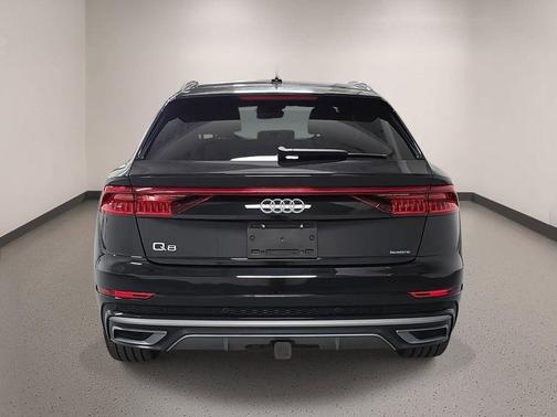 Orca Black Metallic 2021 Audi Q8 55 Premium Plus