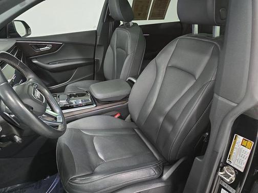 Orca Black Metallic 2021 Audi Q8 55 Premium Plus