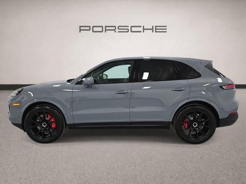 Arctic Grey 2026 Porsche Cayenne S