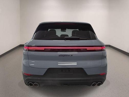 Arctic Grey 2026 Porsche Cayenne S