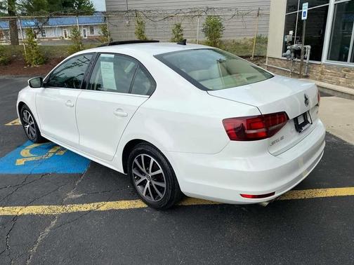 Pure White 2017 Volkswagen Jetta 1.4T SE
