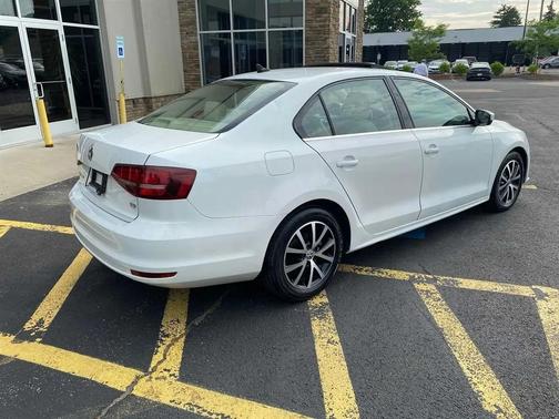 Pure White 2017 Volkswagen Jetta 1.4T SE