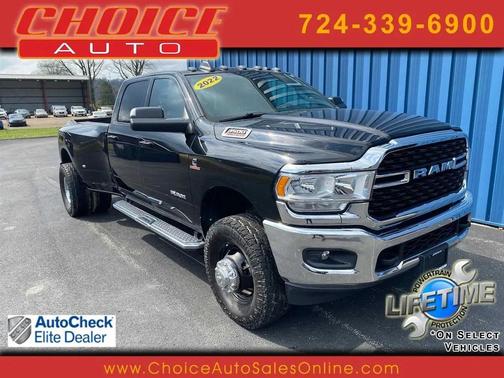 Diamond Black Crystal Pearlcoat 2022 RAM 3500 Big Horn Crew Cab LWB 4WD DRW