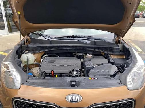 Burnished Copper 2017 Kia Sportage LX