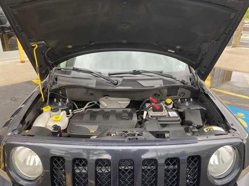 Maximum Steel Met. Clear Coat 2014 Jeep Patriot Latitude
