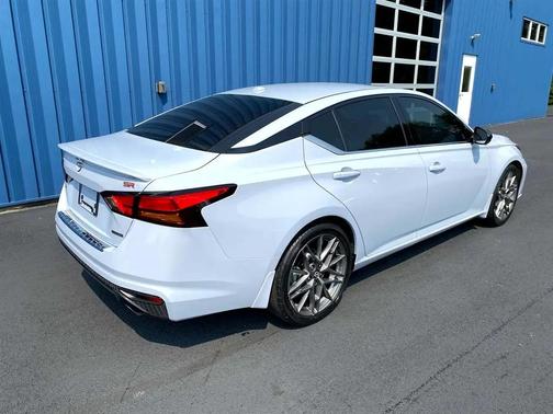 2023 Nissan Altima SR 4D Sedan