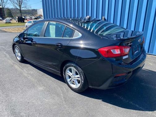 Mosaic Black Metallic 2017 Chevrolet Cruze LT