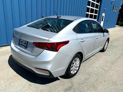 2022 Hyundai Accent SEL 4-Door 6A