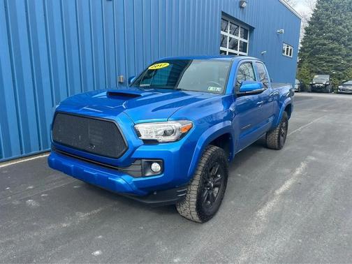 Blazing Blue Pearl 2017 Toyota Tacoma TRD Sport