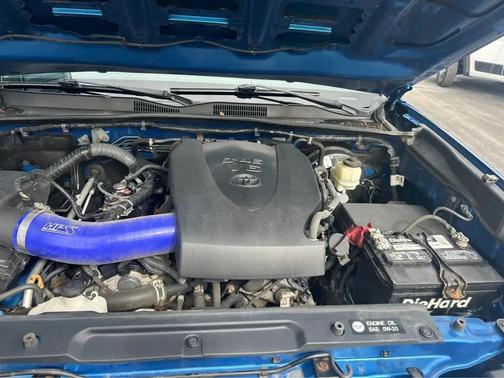 Blazing Blue Pearl 2017 Toyota Tacoma TRD Sport