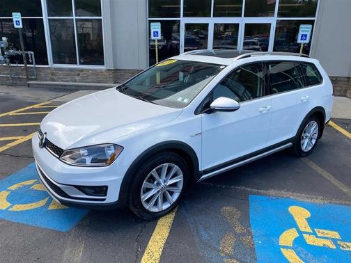 Pure White 2017 Volkswagen Golf Alltrack TSI S