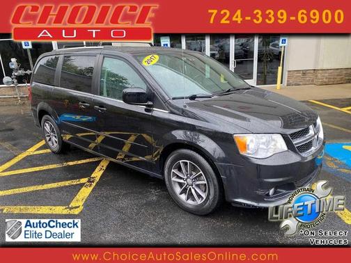 Black Onyx Crystal Pearlcoat 2017 Dodge Grand Caravan SXT