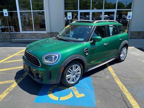 British Racing Green IV Metallic 2022 MINI Countryman Cooper