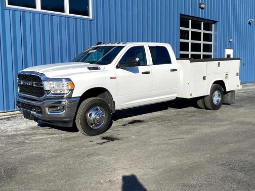 2022 RAM 3500 Crew Cab 4WD DRW
