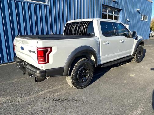 2017 Ford F-150 Raptor SuperCrew 4WD