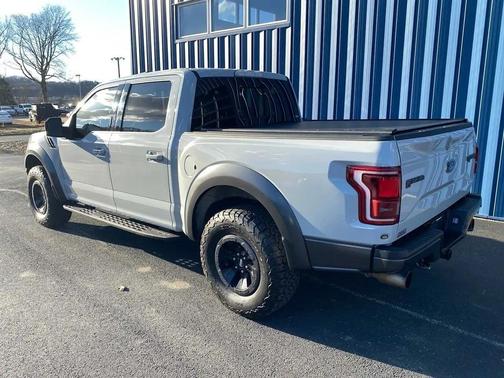 2017 Ford F-150 Raptor SuperCrew 4WD