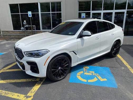 Mineral White Metallic 2023 BMW X6 M50i