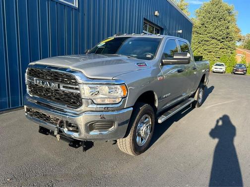 2022 RAM 2500 Tradesman Crew Cab SWB 4WD