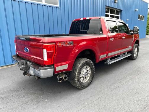 Ruby Red Metallic Tinted Clearcoat 2019 Ford F-250 Lariat