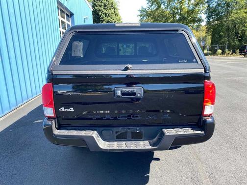 2016 Toyota Tacoma SR