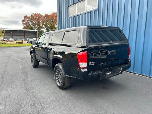 2016 Toyota Tacoma SR