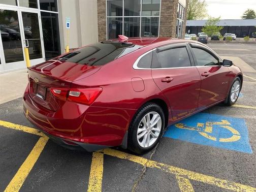 Cajun Red Tintcoat 2018 Chevrolet Malibu LT