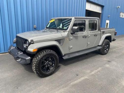 Sting-Gray Clearcoat 2021 Jeep Gladiator Willys 4x4