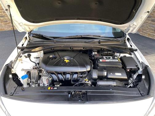 2019 Hyundai Elantra GT Base