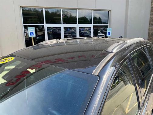 Brilliant Black Crystal Pearlcoat 2021 Chrysler Pacifica Touring