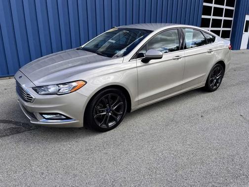 White Gold Metallic 2018 Ford Fusion SE