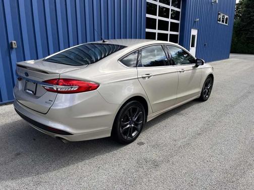 White Gold Metallic 2018 Ford Fusion SE