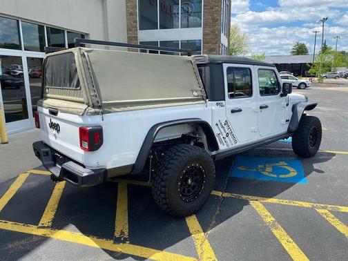 Bright White Clearcoat 2022 Jeep Gladiator Sport