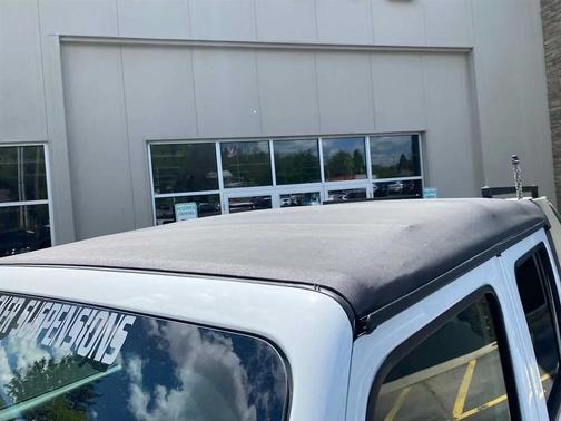 Bright White Clearcoat 2022 Jeep Gladiator Sport