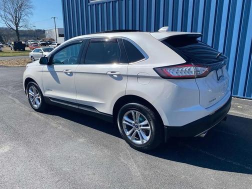 White Platinum Metallic Tri-Coat 2016 Ford Edge SEL