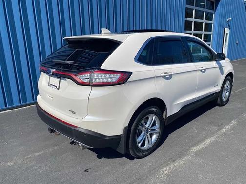 White Platinum Metallic Tri-Coat 2016 Ford Edge SEL