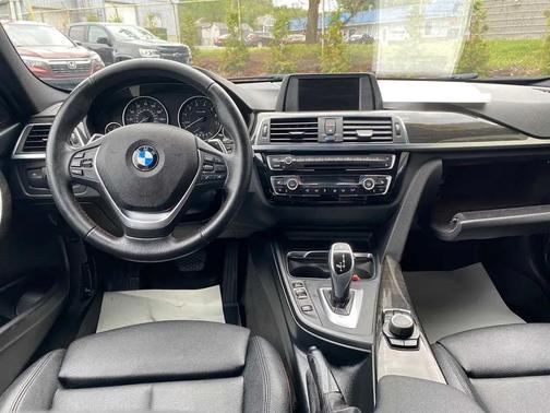 Alpine White 2017 BMW 330 i