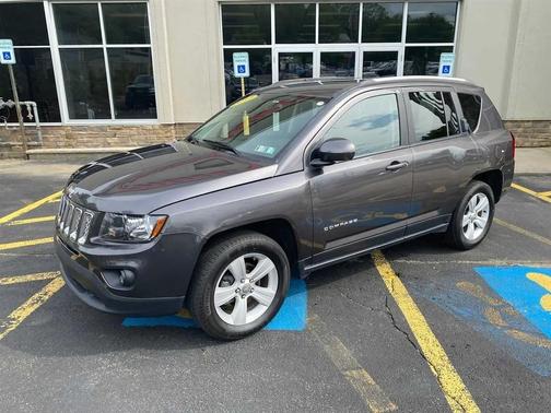 Granite Crystal Metallic Clearcoat 2017 Jeep Compass Latitude