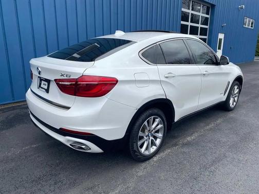Mineral White Metallic 2018 BMW X6 xDrive35i