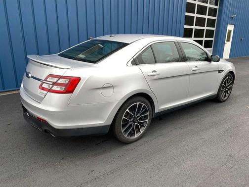 2018 Ford Taurus SHO AWD