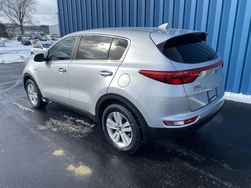 Sparkling Silver 2017 Kia Sportage LX