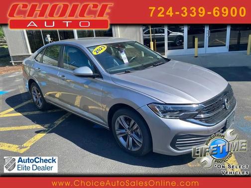 Silver 2023 Volkswagen Jetta 1.4T SE