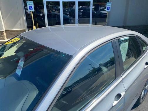 Silver 2023 Volkswagen Jetta 1.4T SE