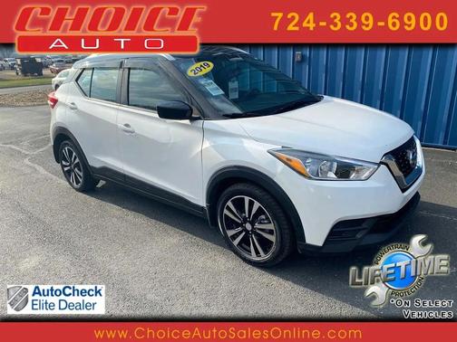 Aspen White/Super Black 2019 Nissan Kicks SV