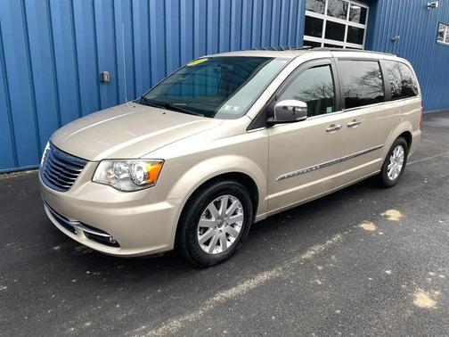 2012 Chrysler Town & Country Touring-L
