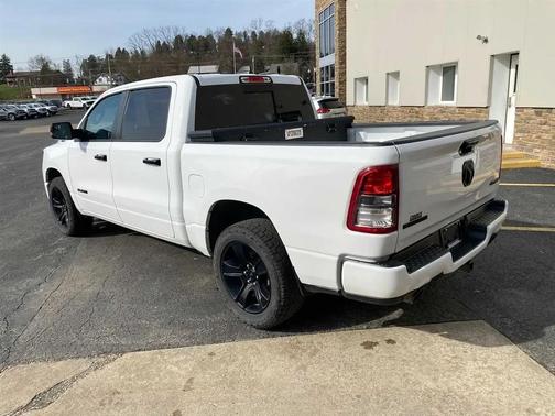 Bright White Clearcoat 2023 RAM 1500 Big Horn/Lone Star