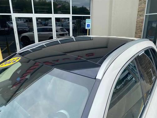 MANUFAKTUR Diamond White Metallic 2022 Mercedes-Benz GLC 300 4MATIC