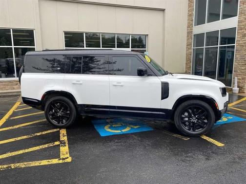 Yulong White Metallic 2023 Land Rover Defender 130 X-Dynamic SE