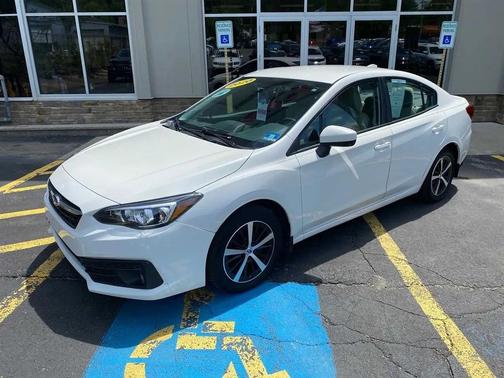 Crystal White Pearl 2020 Subaru Impreza 2.0i Premium
